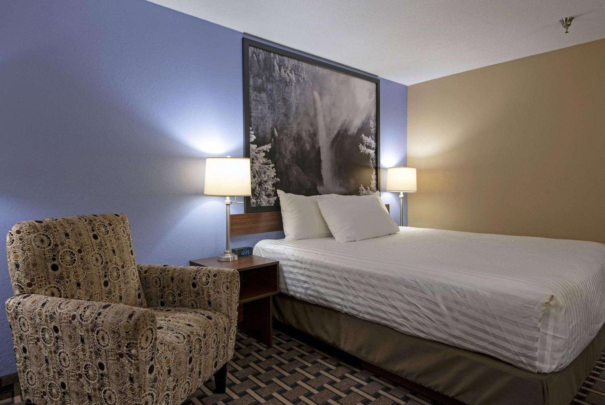 Super 8 By Wyndham Kamloops On The Hill Hotel Exterior foto