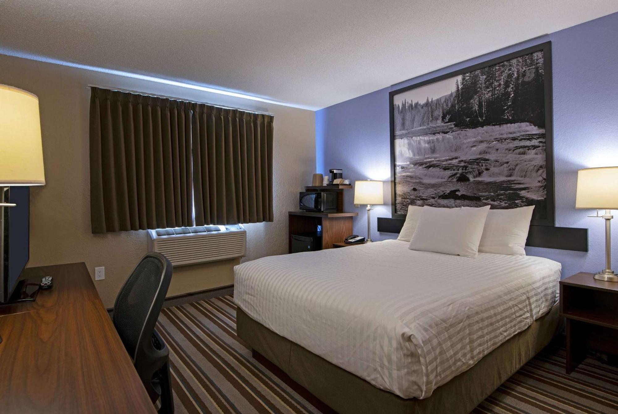Super 8 By Wyndham Kamloops On The Hill Hotel Exterior foto